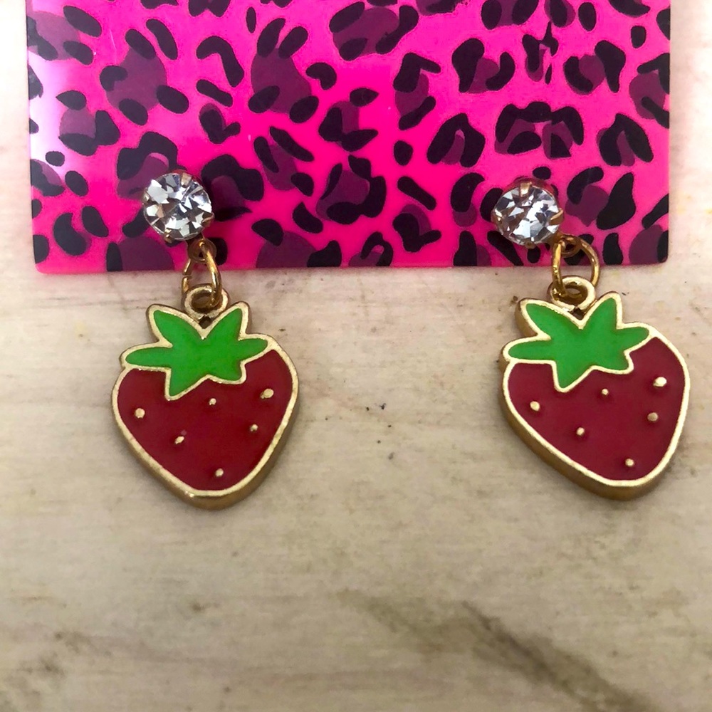 Strawberry 🍓 fashion earrings